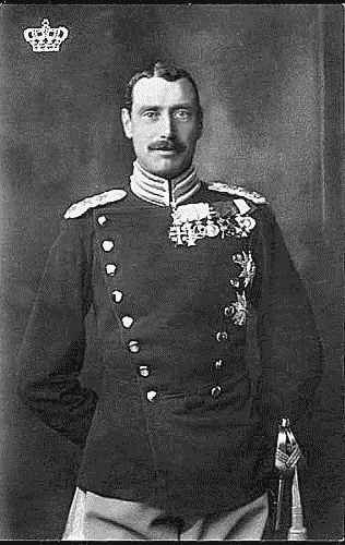 Судьба императора Николая II после отречения - i_012.jpg