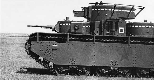Советский тяжелый танк Т-35<br />(«Сталинский монстр») - i_101.jpg